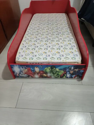 Vende-se cama infantil vingadores