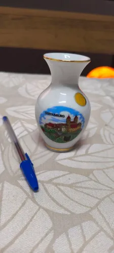 Mini vaso de porcelana .