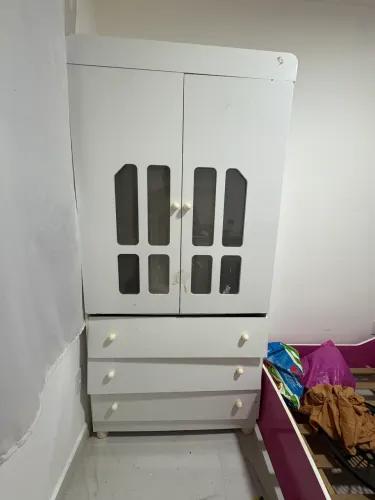 GUARDA ROUPA INFANTIL 100% MDF NA COR BRANCA EM ÓTIMO ESTADO