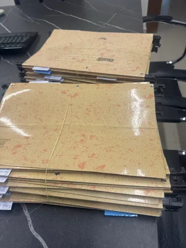 Pastas suspensas e caixas box de arquivo. Material de escritório.