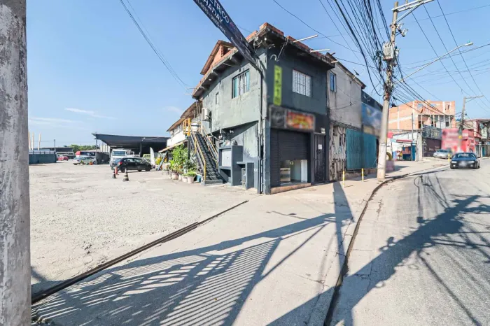 Loja em galeria na Avenida Carlos Barbosa Santos, 1518 16 m²