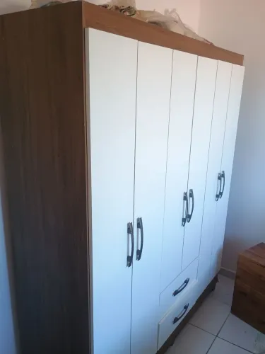 Guarda roupa 6 portas