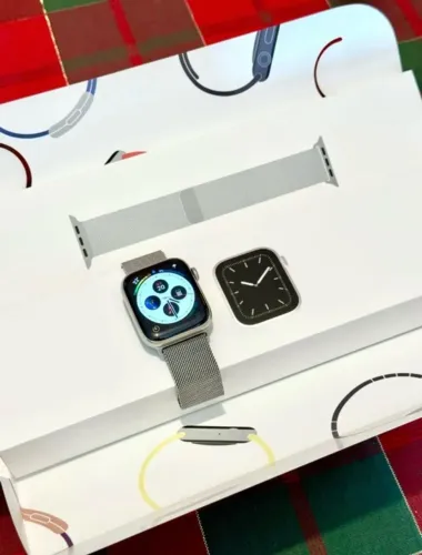 Apple Watch série 5 Celular + GPS Aço inox lindo