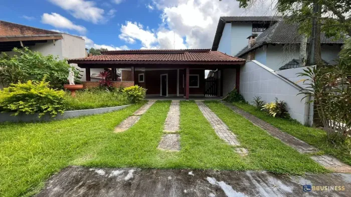 Casa para venda e locação com 3 quartos, sendo 1 suíte - Centro, Bertioga, SP