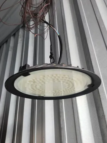 Luminária em LED 150W comércio e indústria 