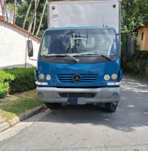 MB Acelo 915C 2011 baú 6,50 comp.