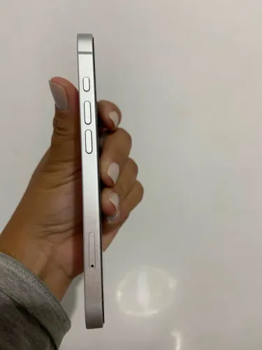 iPhone 16 E 