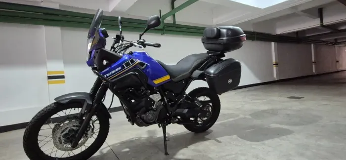Yamaha XT 660Z Tenere 2015/2016 - Azul - Equipada para viagem.