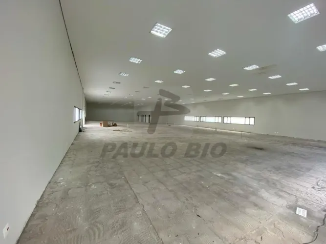 Salão comercial para alugar no Bairro Vila Magini em Mauá - SP