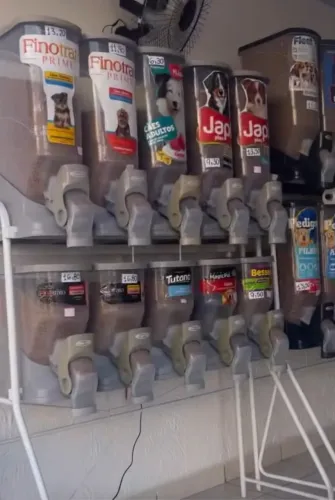DISPENSER DE RAÇÃO 10 MODULOS - 5 GRANDES E 5 PEQUENOS