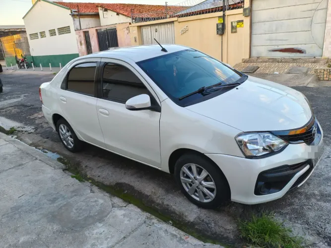 Toyota Etios X Plus Sedan 1.5 Flex 16V 4P Aut. 2020