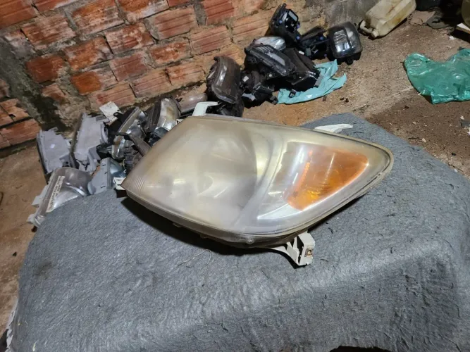 Farol esquerdo Hilux 05/09 original