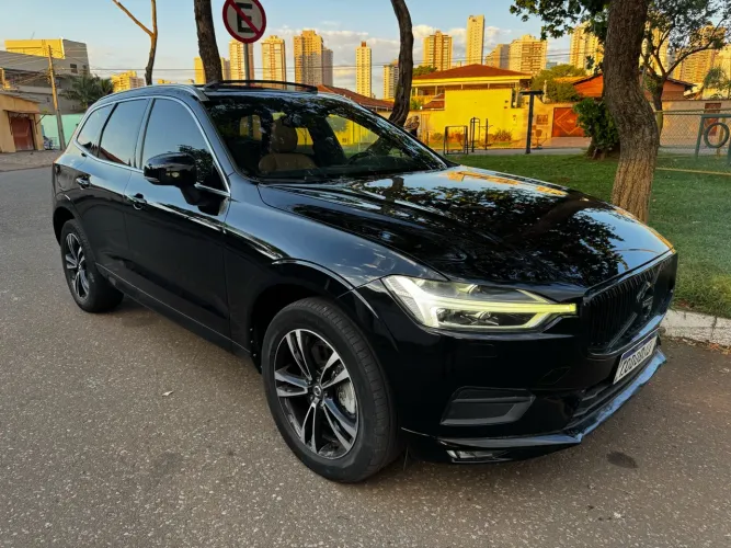 Volvo XC-60 XC 60 D-5 Momentum 2.0 AWD Diesel 5P 2020