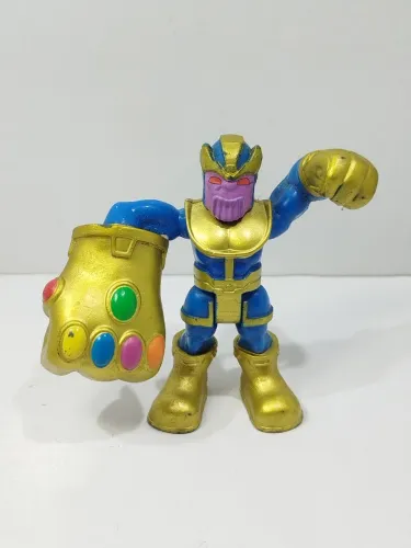Boneco Thanos Playskool.