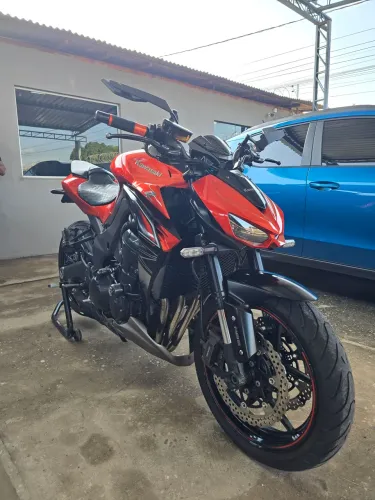 Z1000 