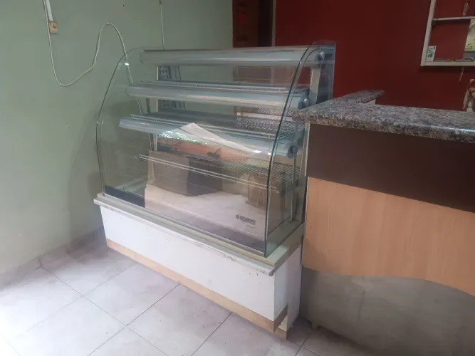 Balcão refrigerado Bolos e Doces