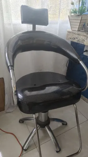 Vende-de em ótimo estado de conservação.