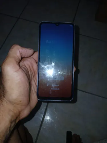 Vendo smartphone novo 1 ano de uso