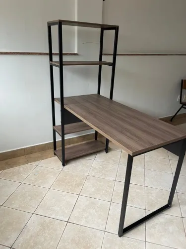MESA COM ESTANTE INDUSTRIAL LOJA IKONOFFICE 