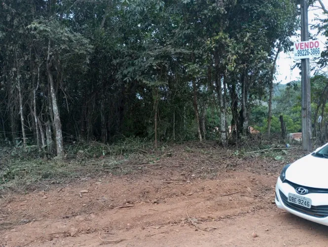 chácara no Campos Dourados com água