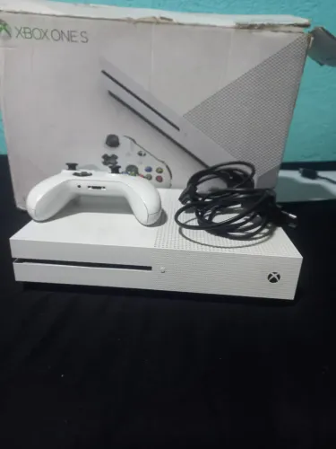 Vendo Xbox one s , quem tiver interessado por favor entrar em contato 