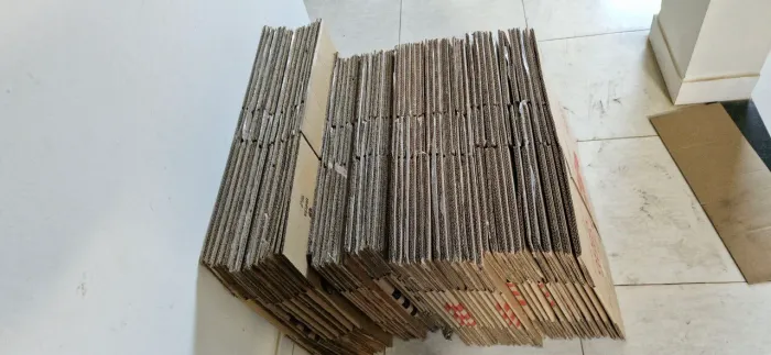 Caixas de papelão usados e reforcada. Para utilizar em ecomerce.