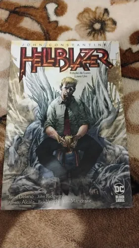 Hellblazer Livro 1 - Edição de Luxo (Usado)
