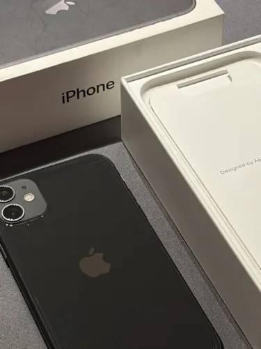 Vendo iPhone 11 128gb com caixa original unico dono
