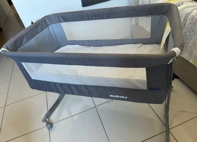 Berço que aclopa na cama