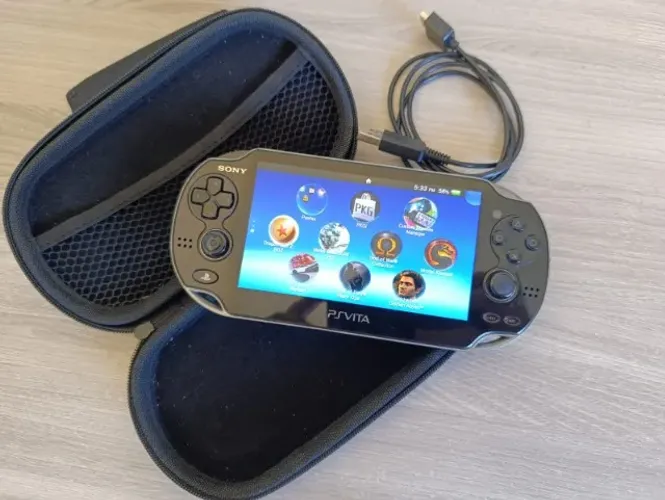 PS Vita OLED Desbloqueado + Loja de jogos + Case + Carregador Novo