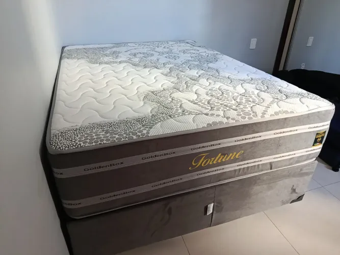 Cama casal com colchão d33 molas ensacadas