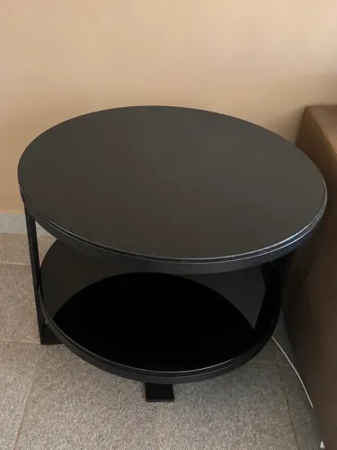 Mesa lateral preta laqueada 