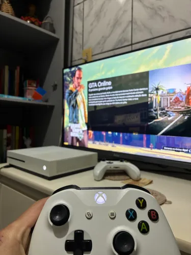 Xbox One S + 2 Controles Originais - Excelente Estado!