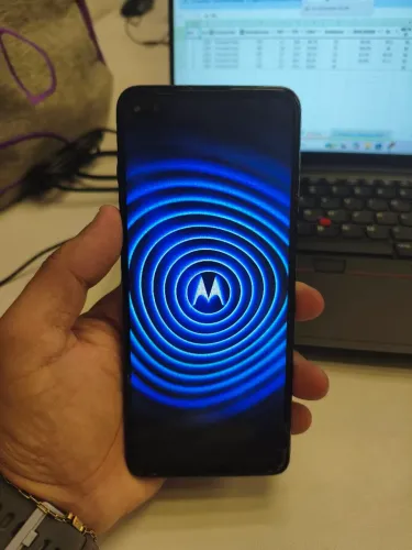 MOTOROLA G100