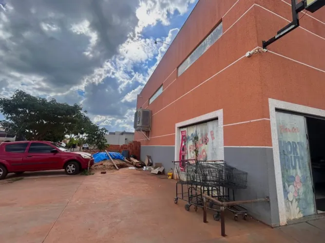 ALUGO SALÃO COMERCIAL.