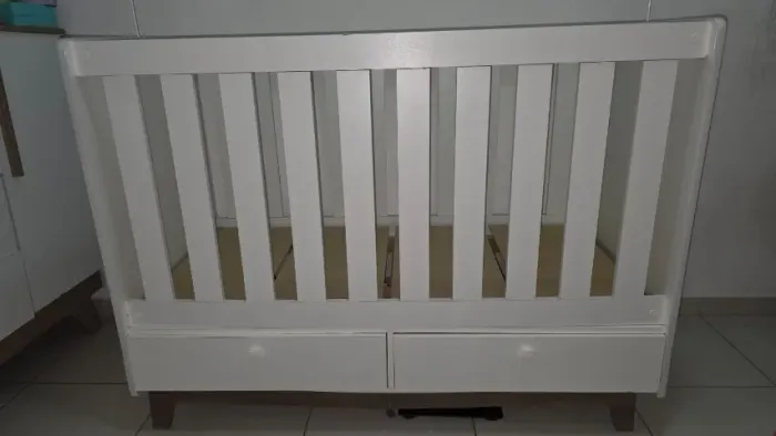 Berço branco com gavetas - desmontagem por conta do comprador