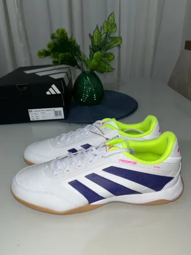 Chuteira de salão Adidas PREDATOR tamanho 42