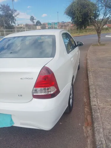 Toyota Etios X Plus Sedan 1.5 Flex 16V 4P Mec. 2020