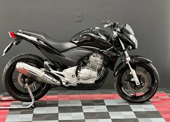 Cb 300 2013