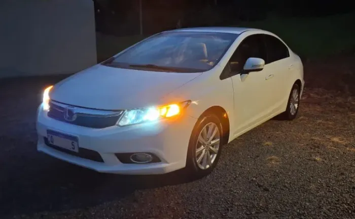 Honda Civic Sedan LXR 2.0 Flexone 16V Aut. 4P 2014