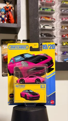 Matchbox Porsche Carrera 4s rosa