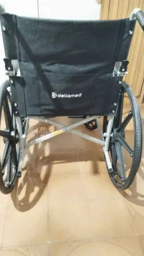 Vendo cadeira de roda nova, nunca usada pelo paciente não teve tempo de usar