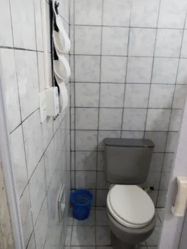 Aluguel de casa para estudante. 950,00 água e internet incluso. 