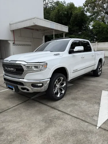 Ram 1500 Limited 5.7 CD 4X4 Aut. 2024