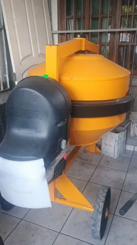 Vendo betoneira nova 400l 110 voltes