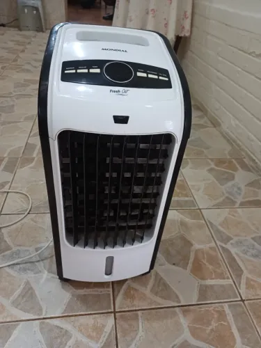 Climatizador Mondial Fresh Air CI-03 Cor Branco/Preto
