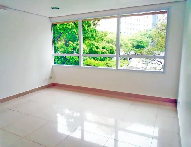 Sala Comercial Estratégica na Rua Itapeva | Ao lado da FGV e Hospital Sírio-Libanês - São