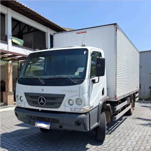 Accelo 815 baú Novíssimo 