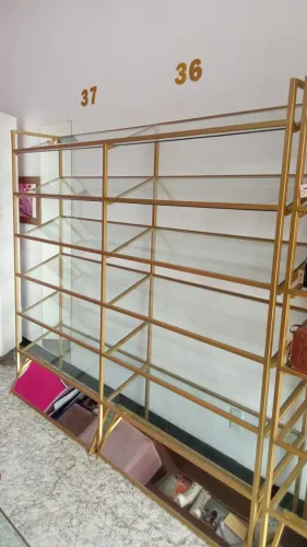 Estante / Prateleira em Metalon e Vidro - Ideal para Lojas