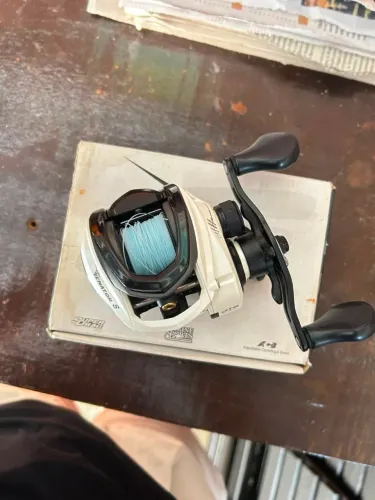 Carretilha de Pesca Venator (assinada Jonyhofman)<br><br>R$250,006